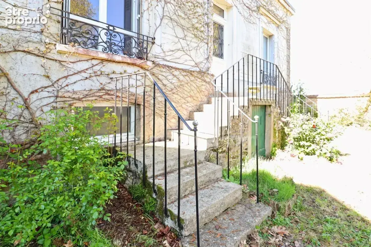 Maison de Charme et de Caractère -175 m² environ - 10 pièces - 7 chambres - Terrain 1450 m² environ - SAINT SULPICE LES FEUILLES - photo 38