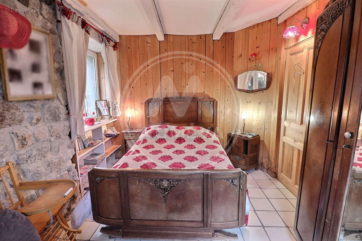 Maison à SAINT-PIERRE-SUR-DOUX