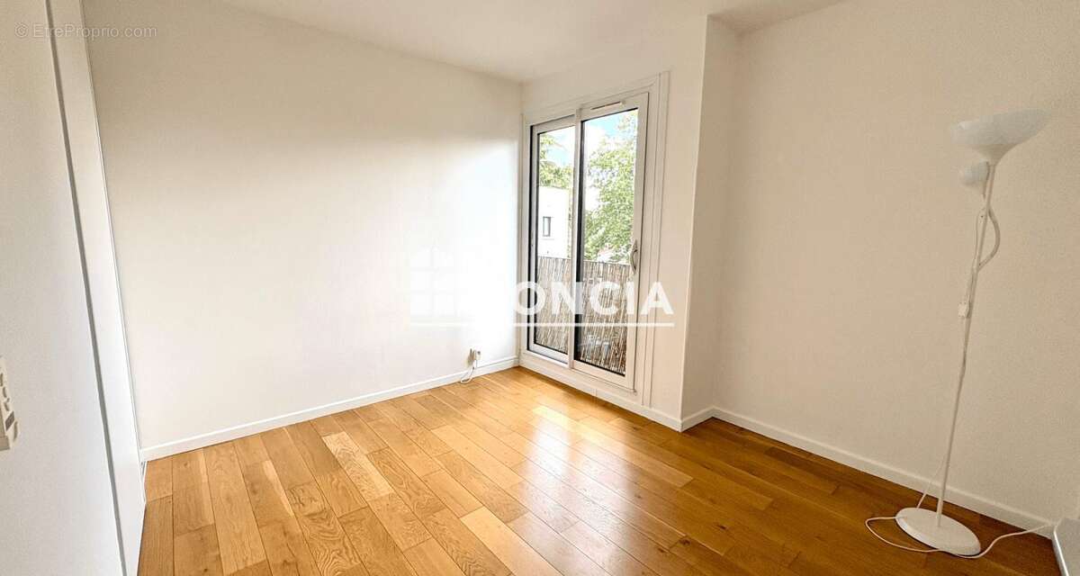 Appartement à L'HAY-LES-ROSES