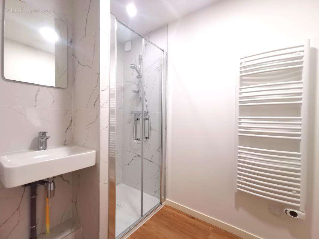 Commerce à SAINTE-FOY-L&#039;ARGENTIERE