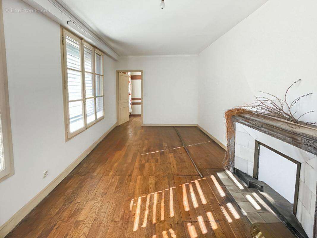 Appartement à SALINS-LES-BAINS