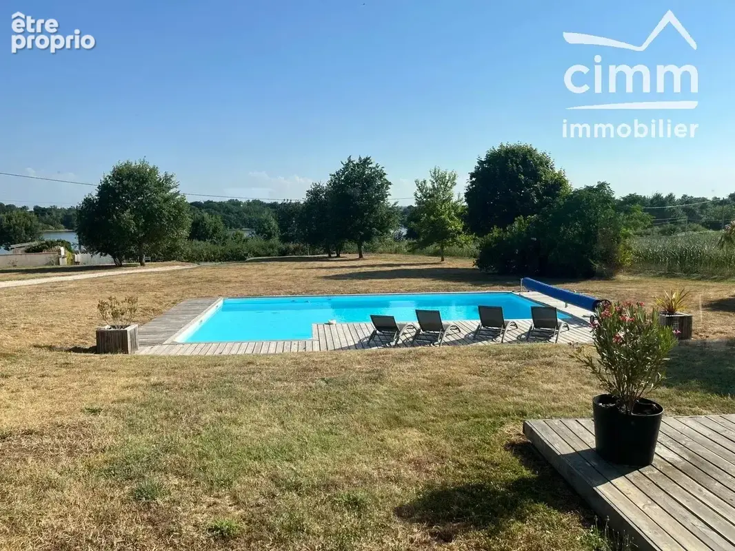 POUCHARRAMET —Villa d'architecte – 160 m² – Piscine – Parc de 3 500 m² – Vue campagne, lac et Pyrénées - photo 12