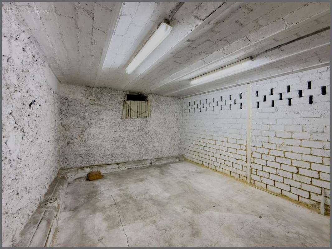 Photo 2 - Parking à PARIS-16E