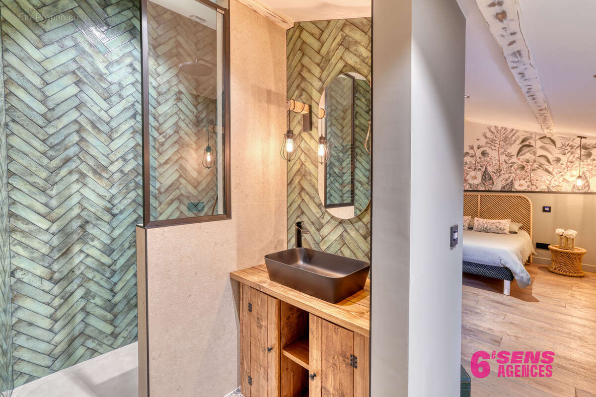 Maison à SAINT-BONNET-DE-MURE