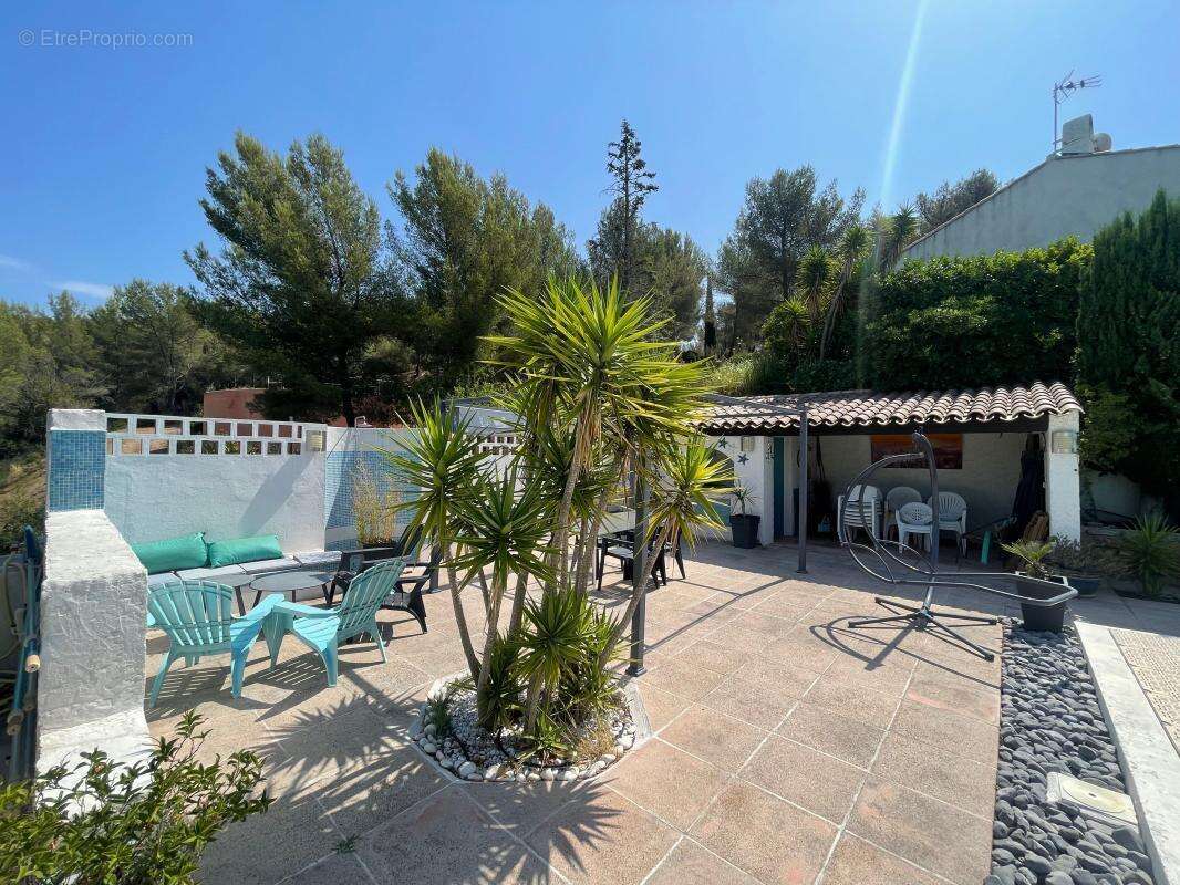 A vendre bandol 83150 villa 5 pieces 2500 m2 de terrain piscine maison d amis - photo 11