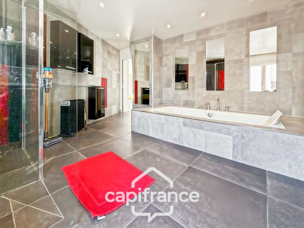 Le perreux sur marne (94) – maison familiale 262,50m² – 4 suites – jardin et piscine hors sol – garage double - photo 22
