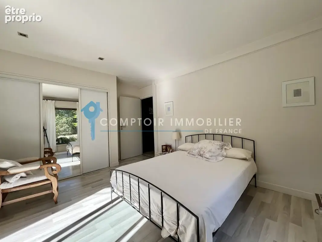 Maison d'architecte-Terrain arboré 5000m2-Piscine - photo 10
