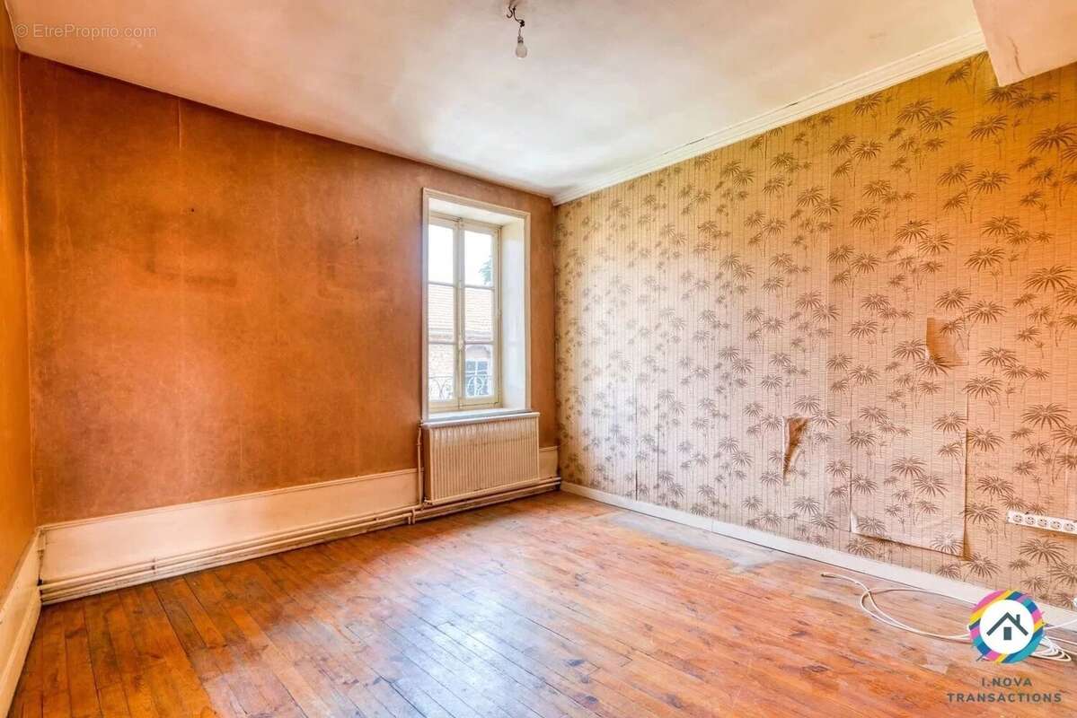 Maison à AMBERIEUX