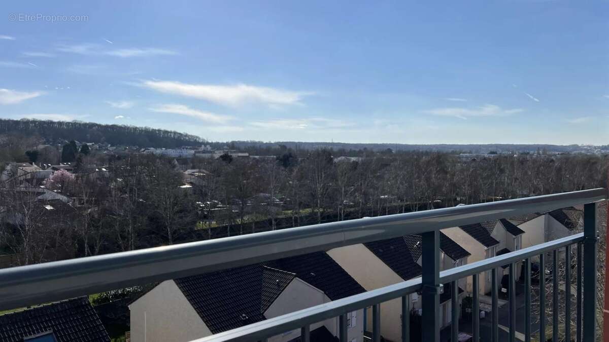 Appartement à LES CLAYES-SOUS-BOIS
