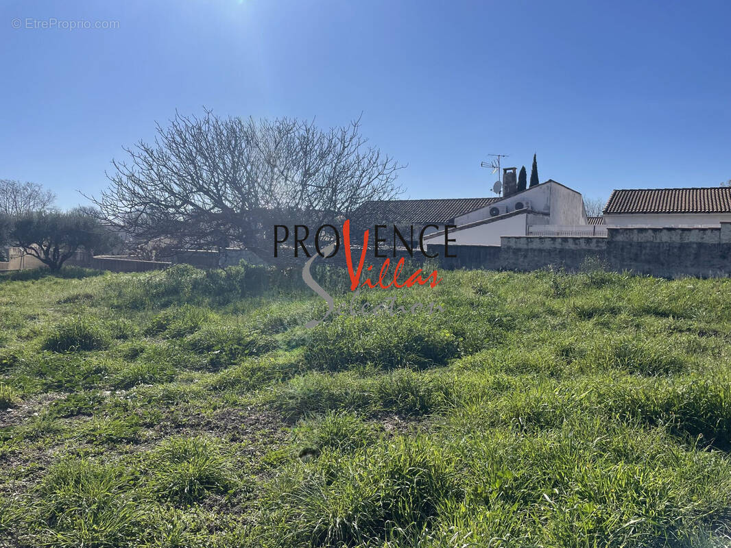 Terrain à BEAUCAIRE