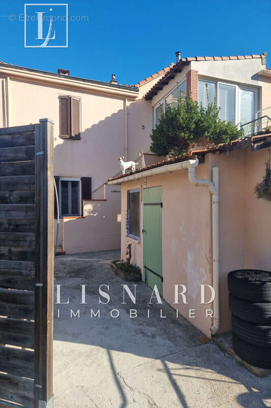 Appartement à VALLAURIS