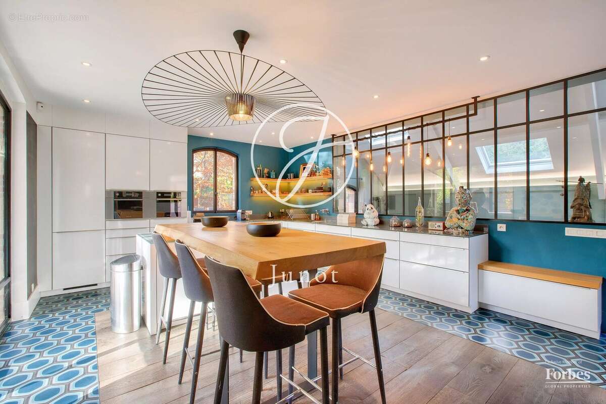 Vaucresson - PLATEAU DE CAZES - Maison 292 m² - 4 chambres - Terrain 720m² - photo 10