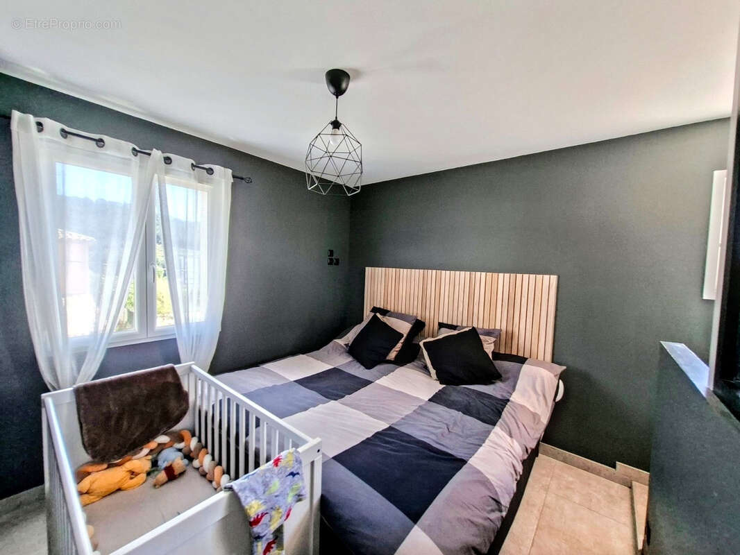 Maison à LE CASTELLET