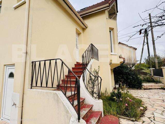 948a955d-d8af-496e-ad2d-181d52bc11d6 Moyenne - Maison à ERMONT