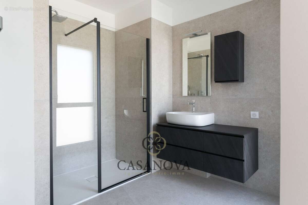 Appartement à SAINT-JEAN-DE-VEDAS