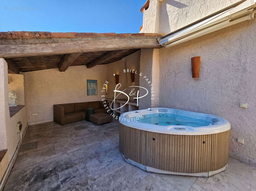 Maison de Maître d'Exception 271 m² de Charme au coeur d'Entrecasteaux avec 2 terrasses - photo 2