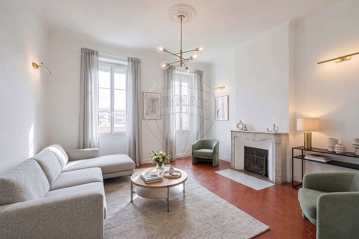 Appartement à MARSEILLE-4E