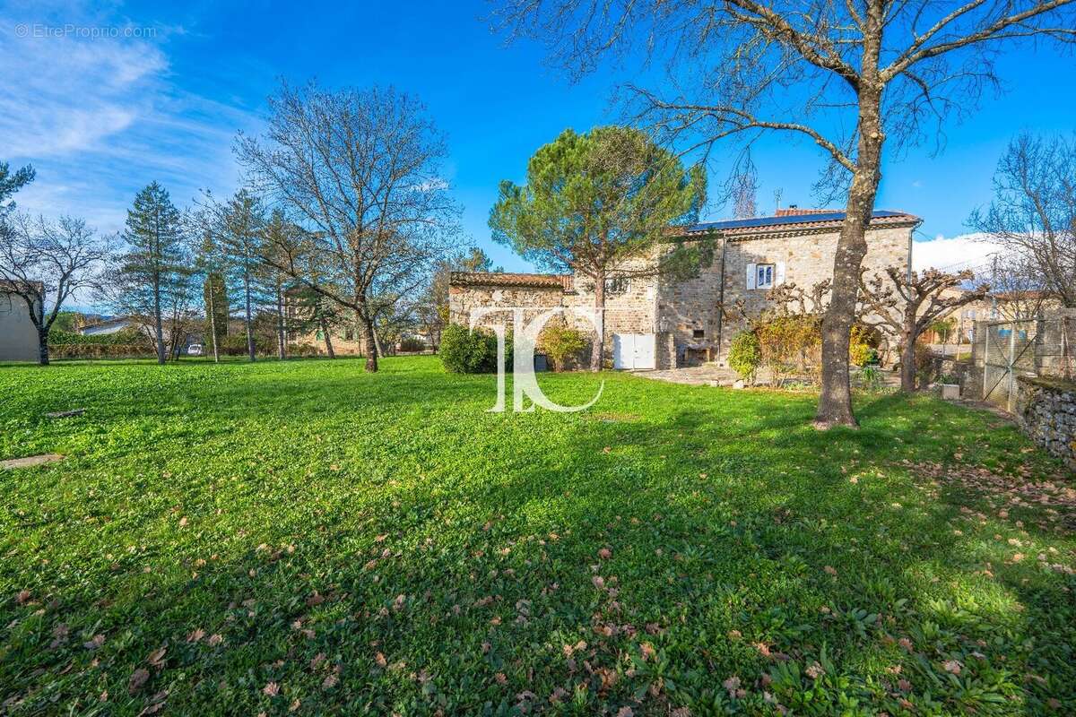 Maison à LABLACHERE