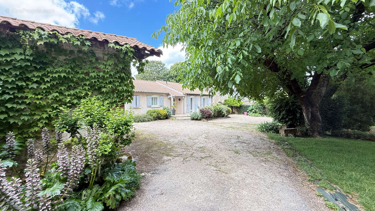 Maison à VOUILLE