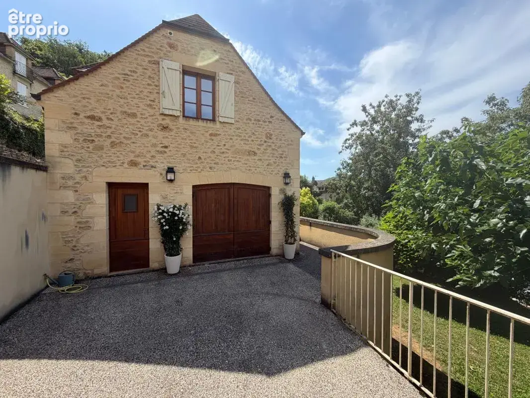 Maison de charme entièrement rénovée avec garage et jardin au cœur de La Roque-Gageac - photo 2
