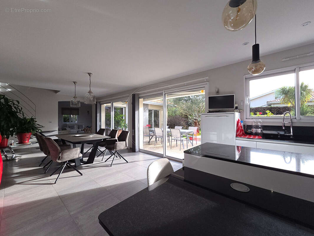 Maison à GUJAN-MESTRAS