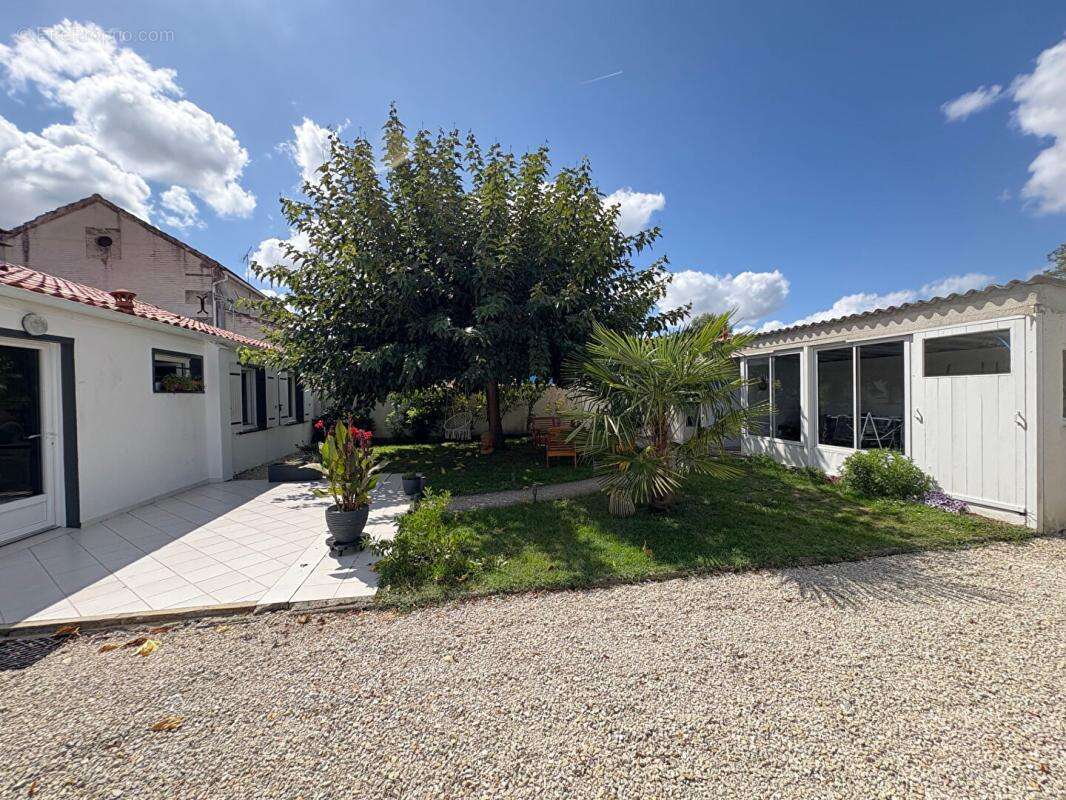 Maison à CHERAC