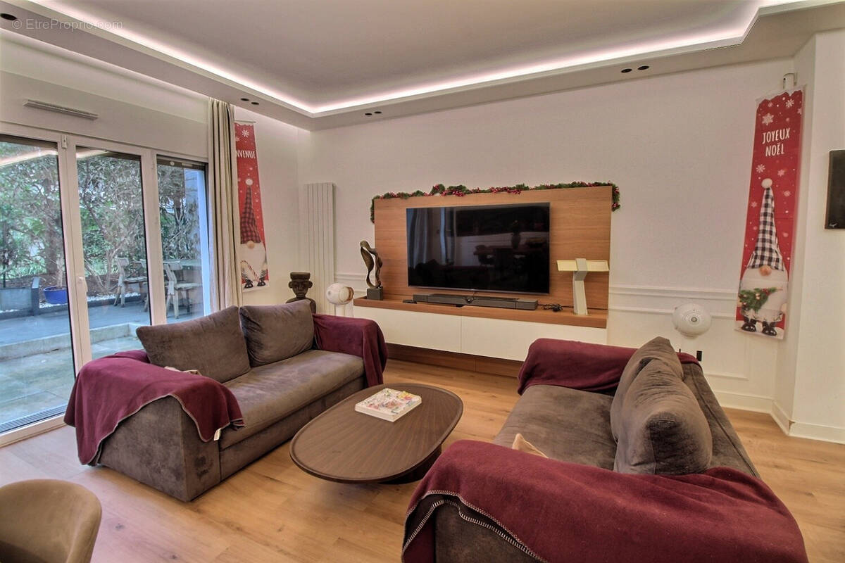 Appartement à SURESNES