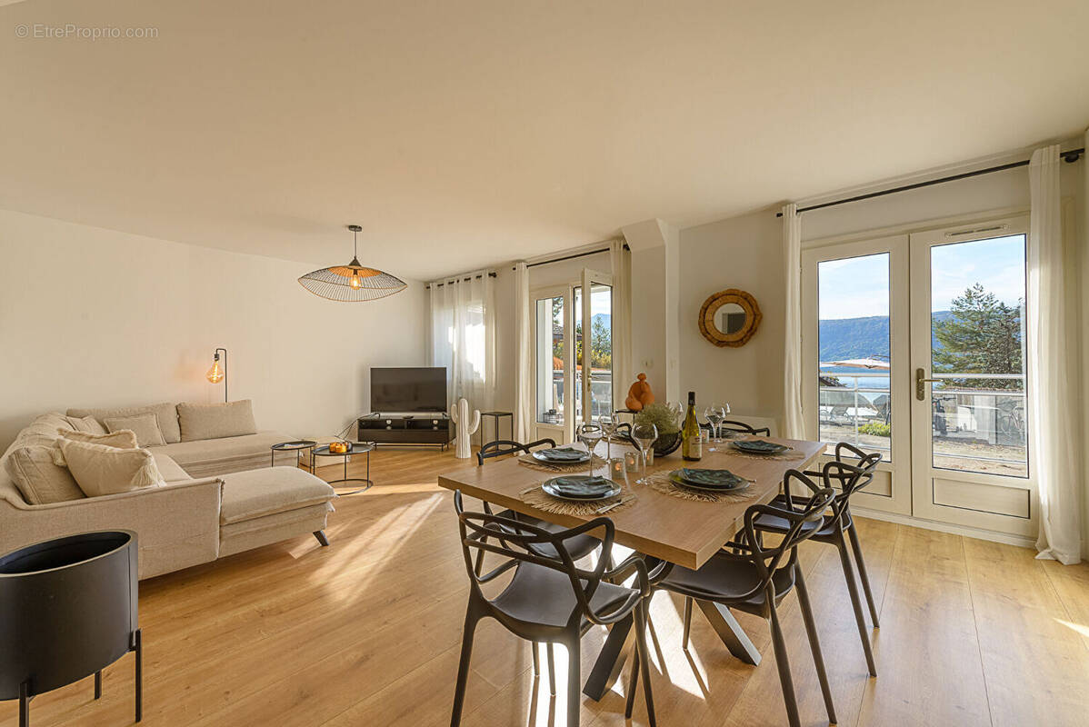 Appartement à VEYRIER-DU-LAC