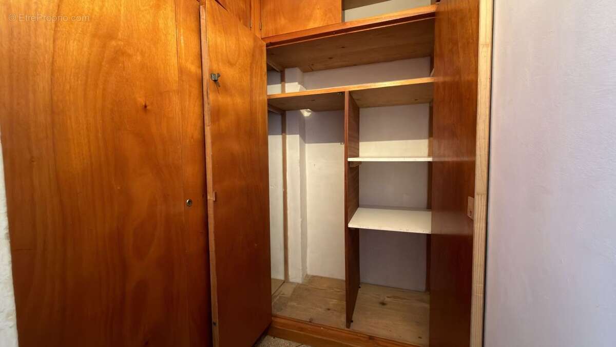 appartement t3 , cave , calme, residence  - Appartement à MARSEILLE-10E