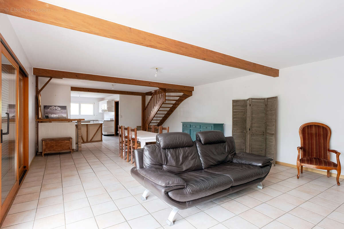 Maison à SAINT-SAUFLIEU