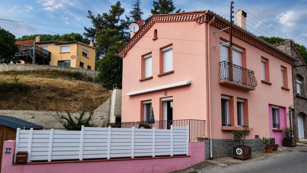 Maison de 5 pièces de 145 m² à Saint-Laurent-de-Cerdans - photo 10