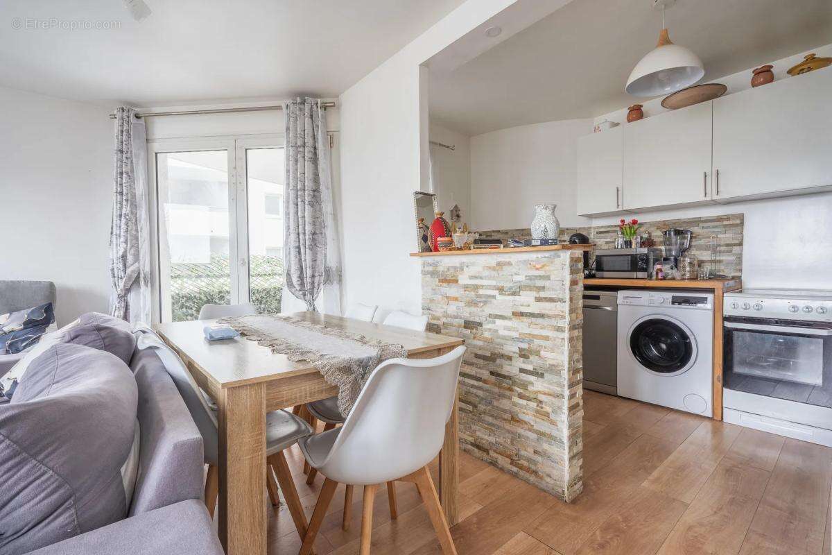 Appartement à DUGNY