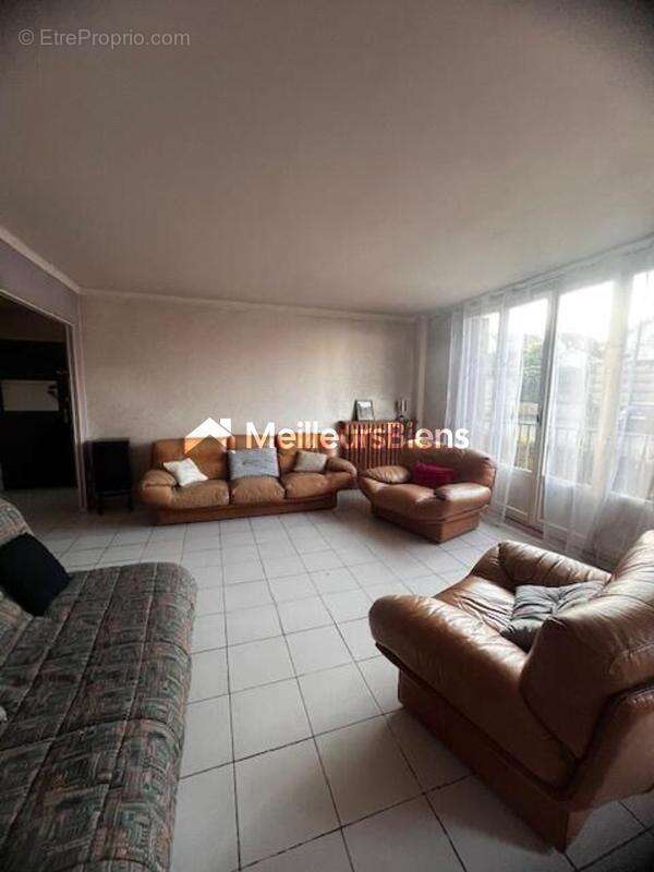 Appartement à COUBRON