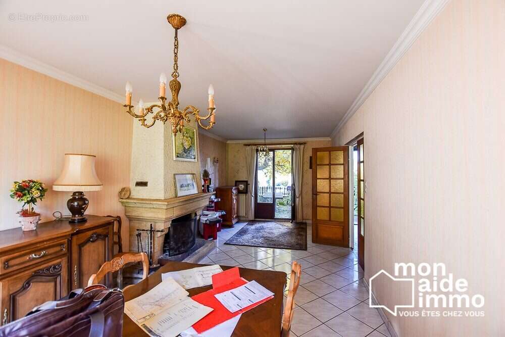 Maison à LE MONASTERE