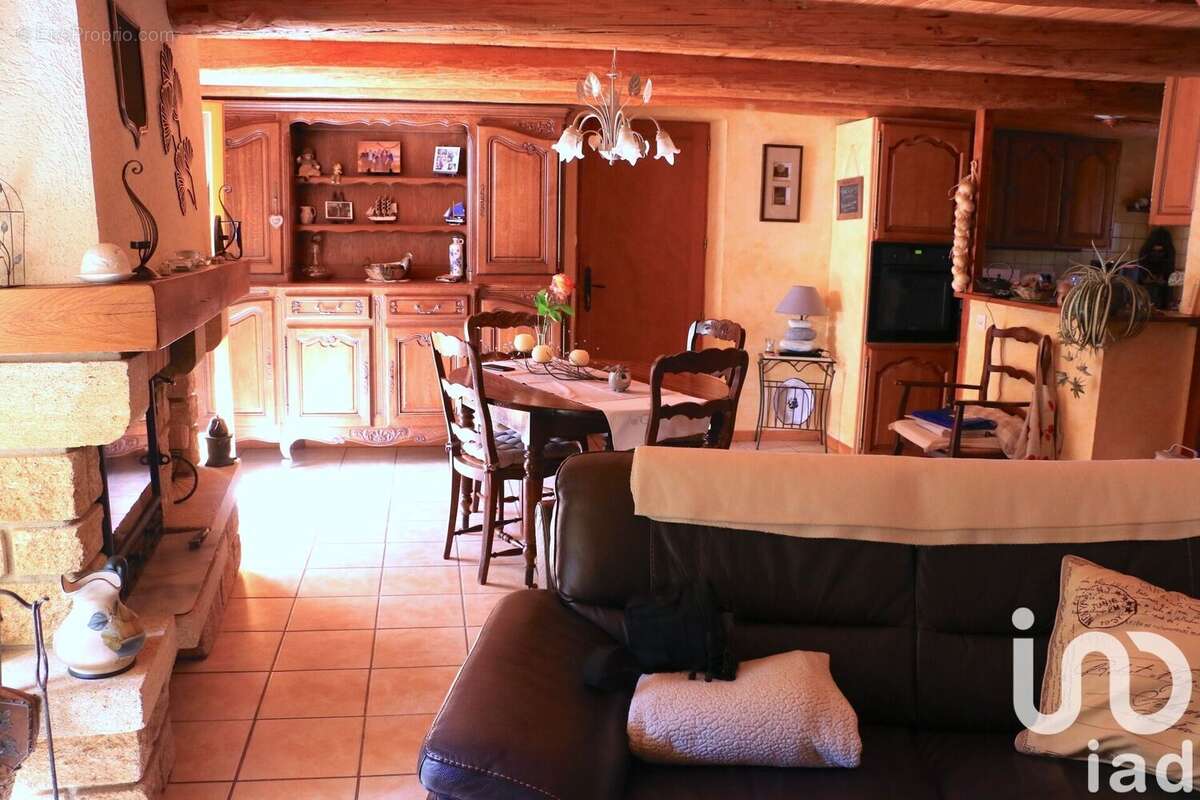 Maison 87 m² à Saint-Sauveur-La-Sagne  - photo 3
