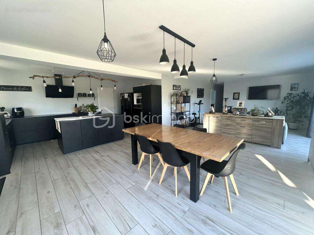 Maison à MARIGNY