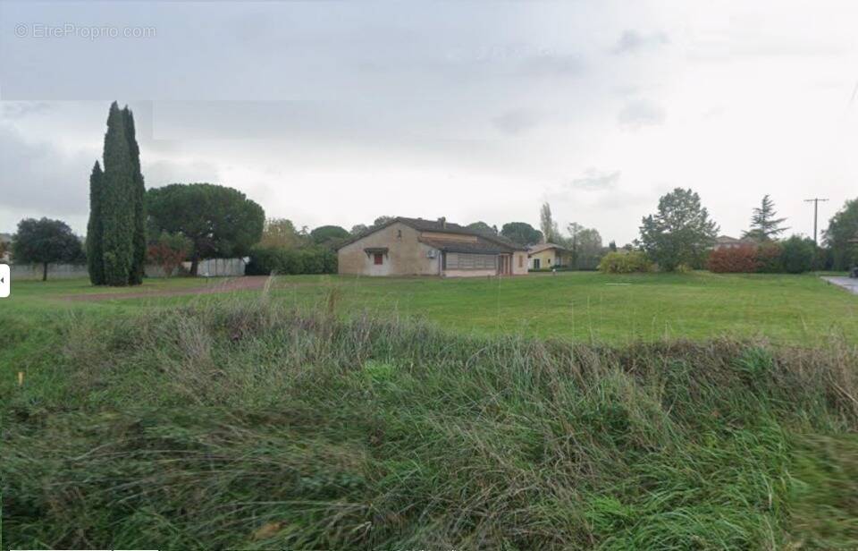 Terrain à BESSIERES