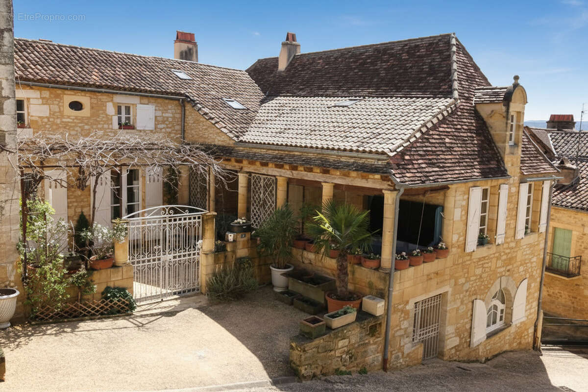 generated20260213T180233.612 - Maison à SAINT-CYPRIEN