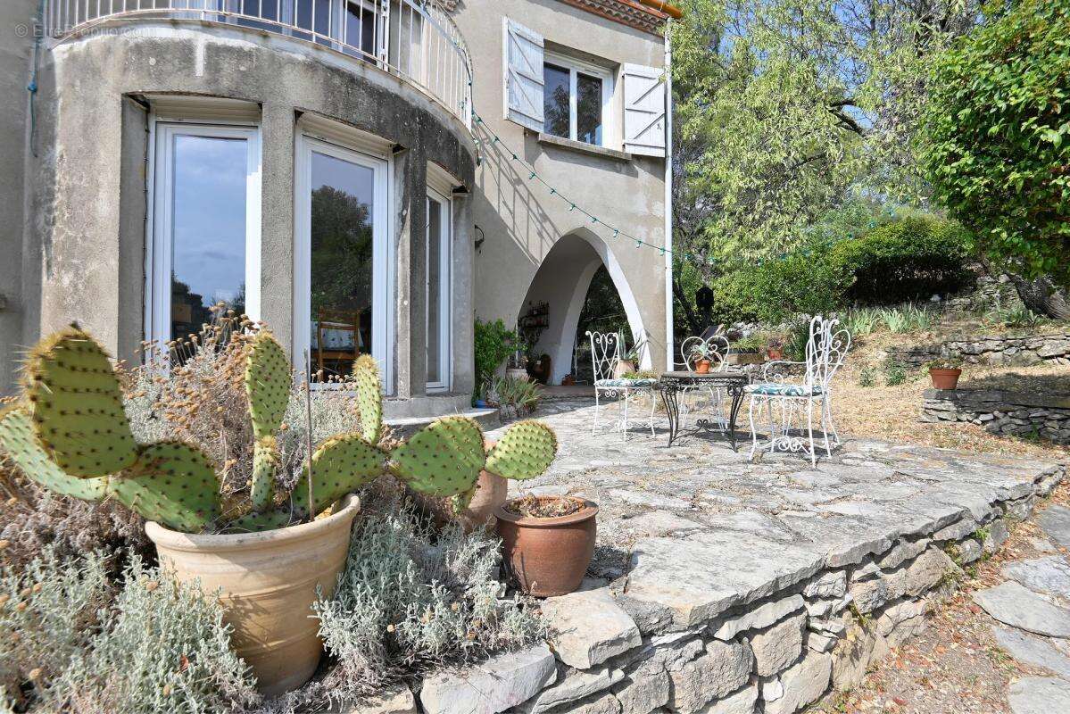 Maison de 6 pièces de 134 m² à Nîmes, Justices Vieilles - photo 15