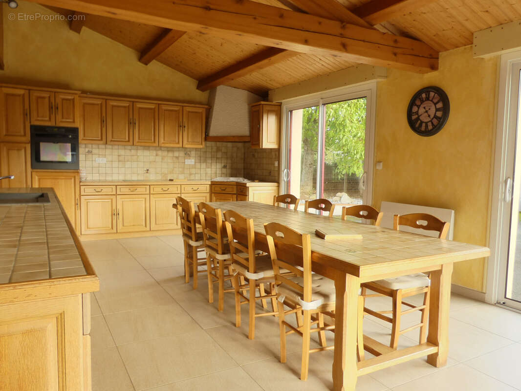 Maison à SAINT-MARTIN-DES-NOYERS