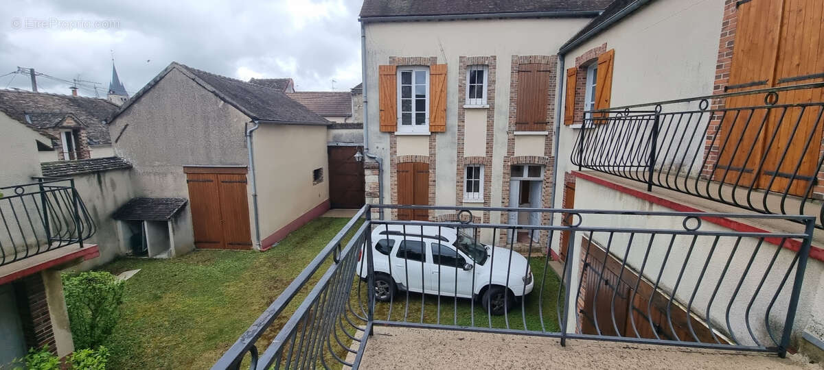 Maison à PONT-SUR-YONNE