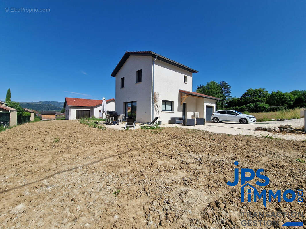 Maison 100 m² à La Riviere  - photo 2