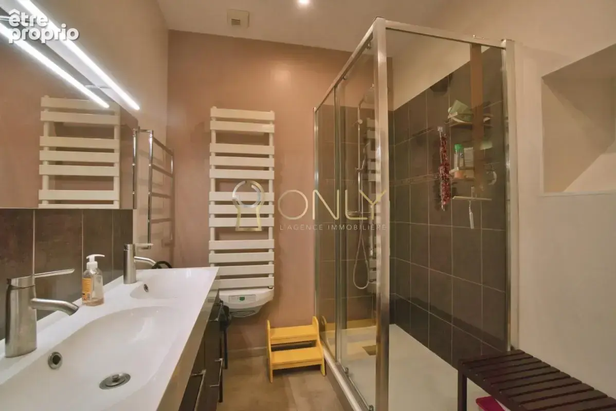 Saint-Julien- Maison - 4 chambres - photo 16