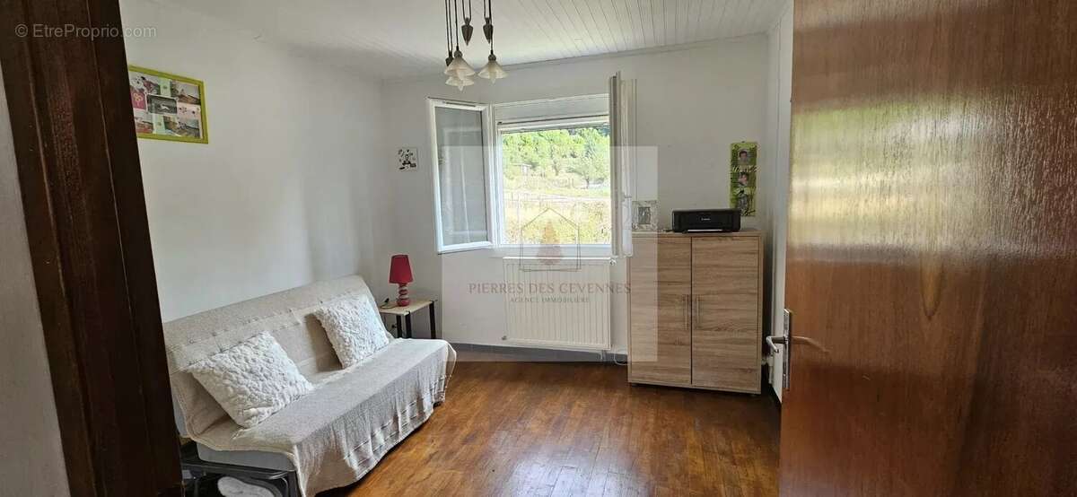 Maison à LE COLLET-DE-DEZE