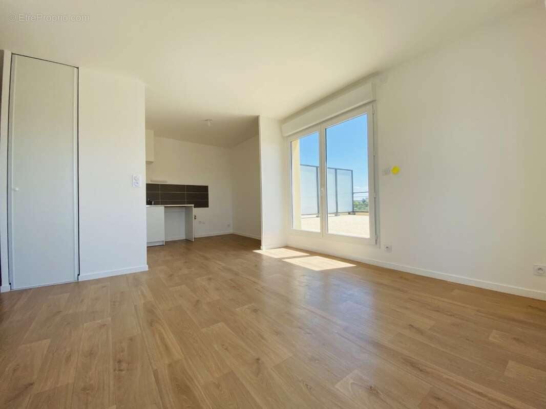 Dpt Finistère (29), à vendre QUIMPER appartement T2 meublé situé au dernier étage de 45,51 m² habitable - Balcon- Parking souter - photo 8