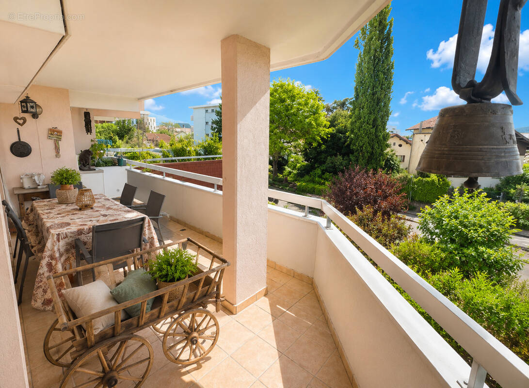 Appartement à AMBILLY