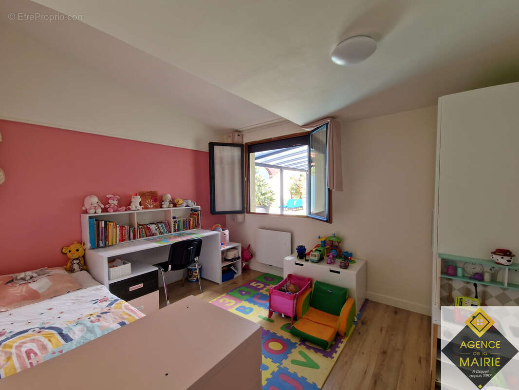 Maison à VIGNEUX-SUR-SEINE