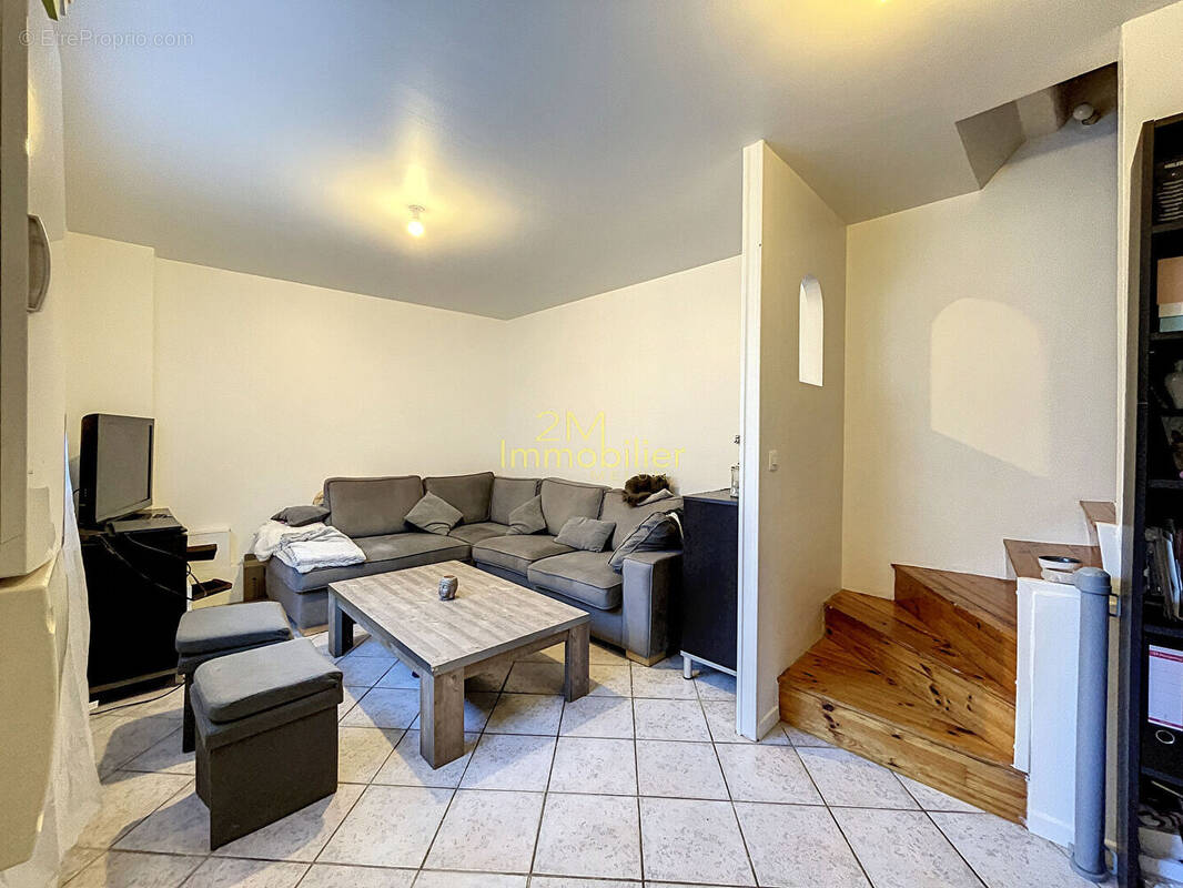 Maison à VAUX-LE-PENIL