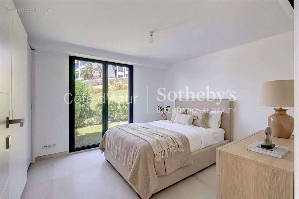 Appartement à VALLAURIS