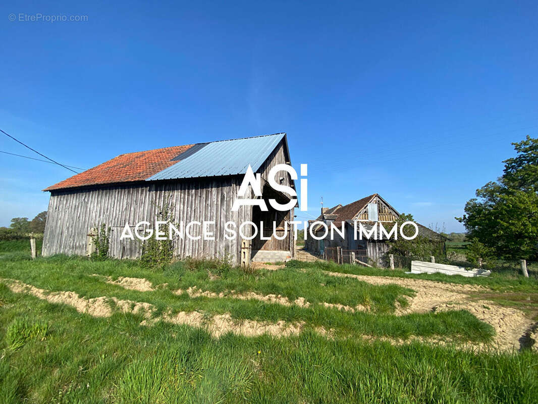 Maison à SAINT-ROCH-SUR-EGRENNE